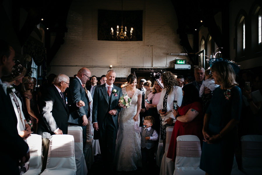 L&R-nottinghamshire-wedding-jenny-macare-075